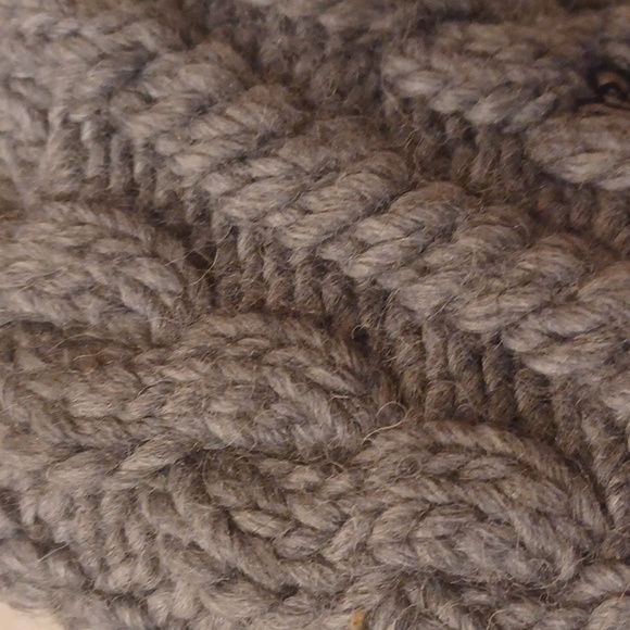 Bula Unisex Gray Chunky Knit Thermal Lined Beanie - Picture 4 of 7